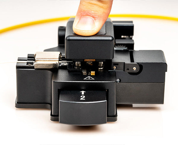 One Step Fiber Optic Cleaver with Auto-Rotating Blade | FC-600