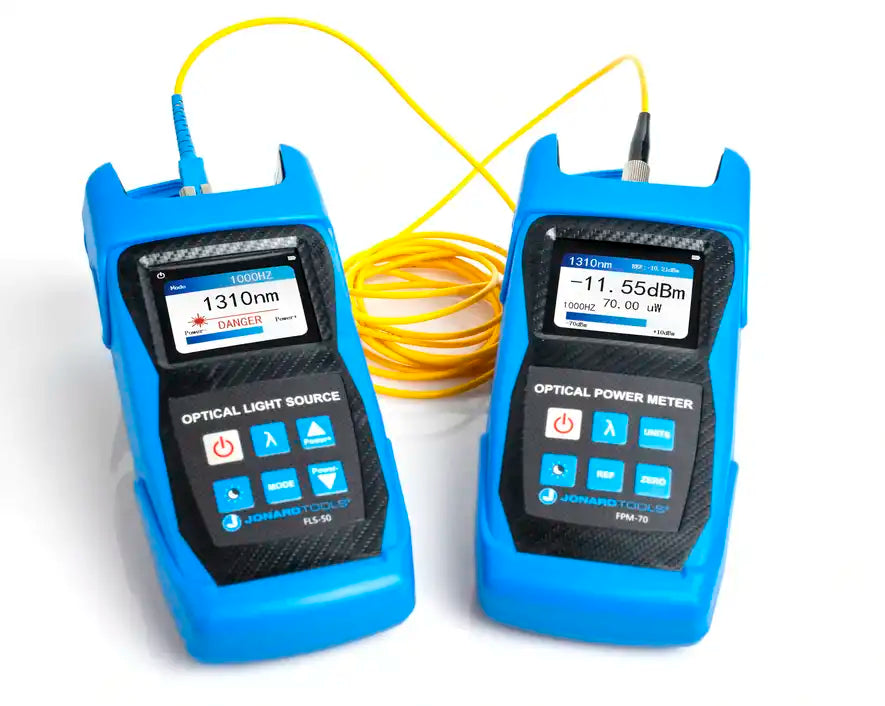 Optical Light Source with FC/LC/SC Adapters for PC/UPC Connectors | FLS-50