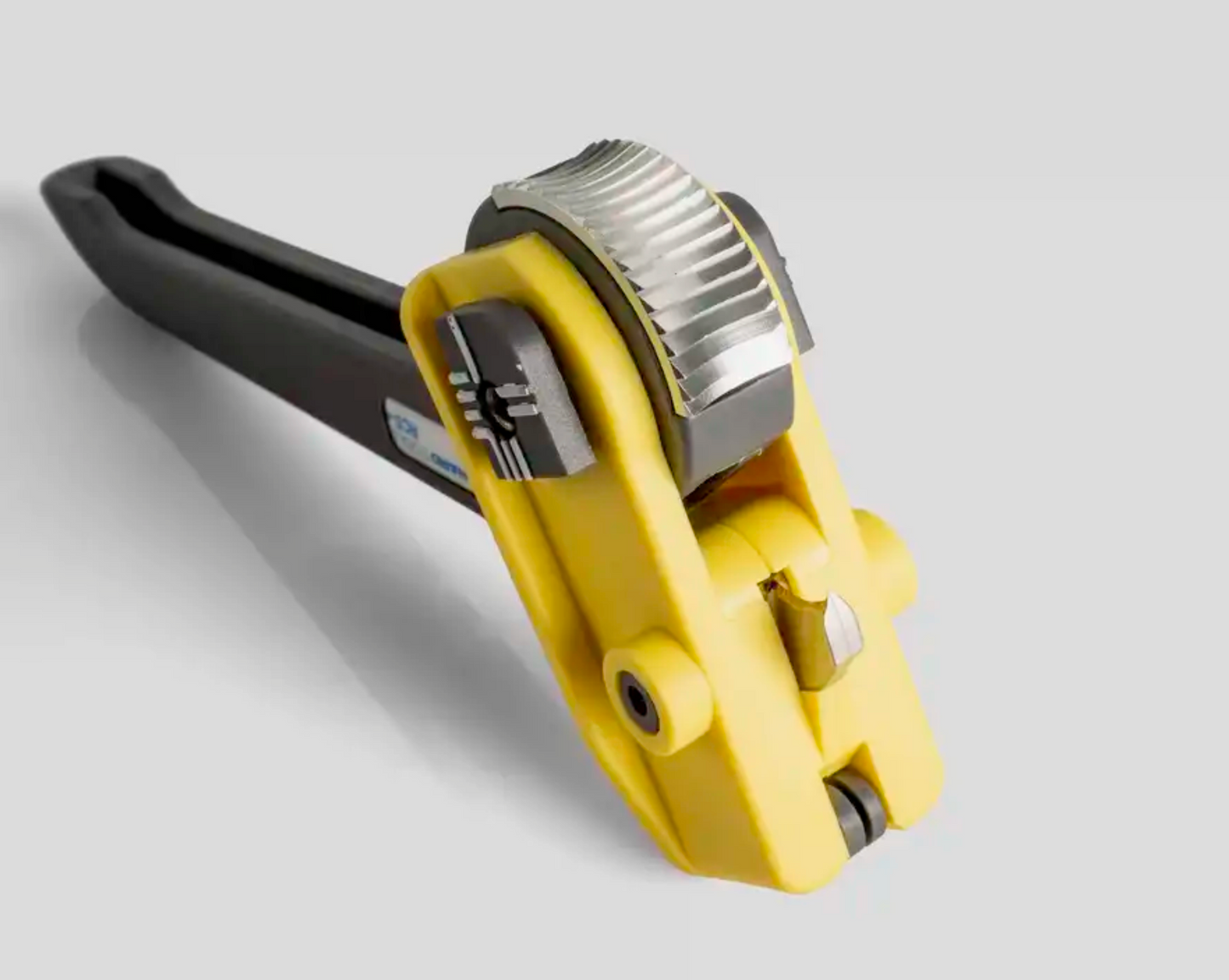 Longitudinal Ratcheting Cable Sheath Slitter